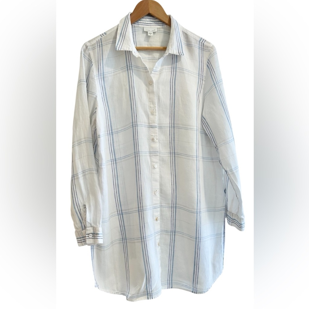J Jill Love Linen White and Blue Plaid Button-Up long Shirt/ dress.
Size Medium